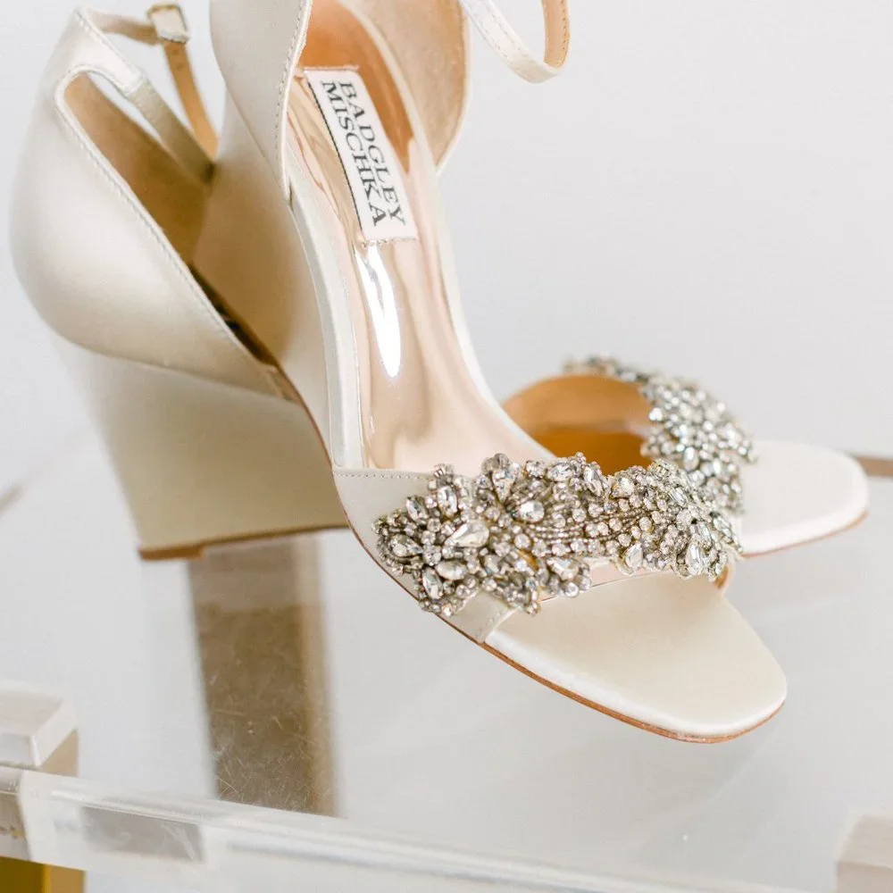 Badgley Mischka Ivory Ankle Strap Heels Women's 5.5 Wedge Aliyah - Picture 9 of 13